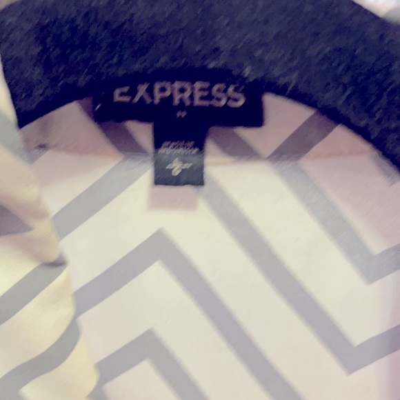 Express zig zag grey and white top tank large - Picture 2 of 3